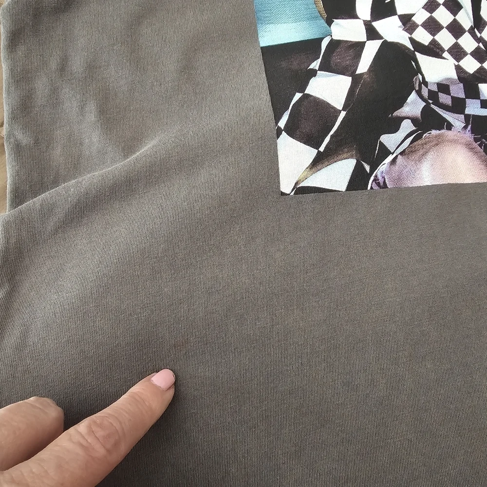 Cardi B "Invasion of Privacy" Album Grey Short Sleeve Graphic T-Shirt Size M - Picture 11 of 12